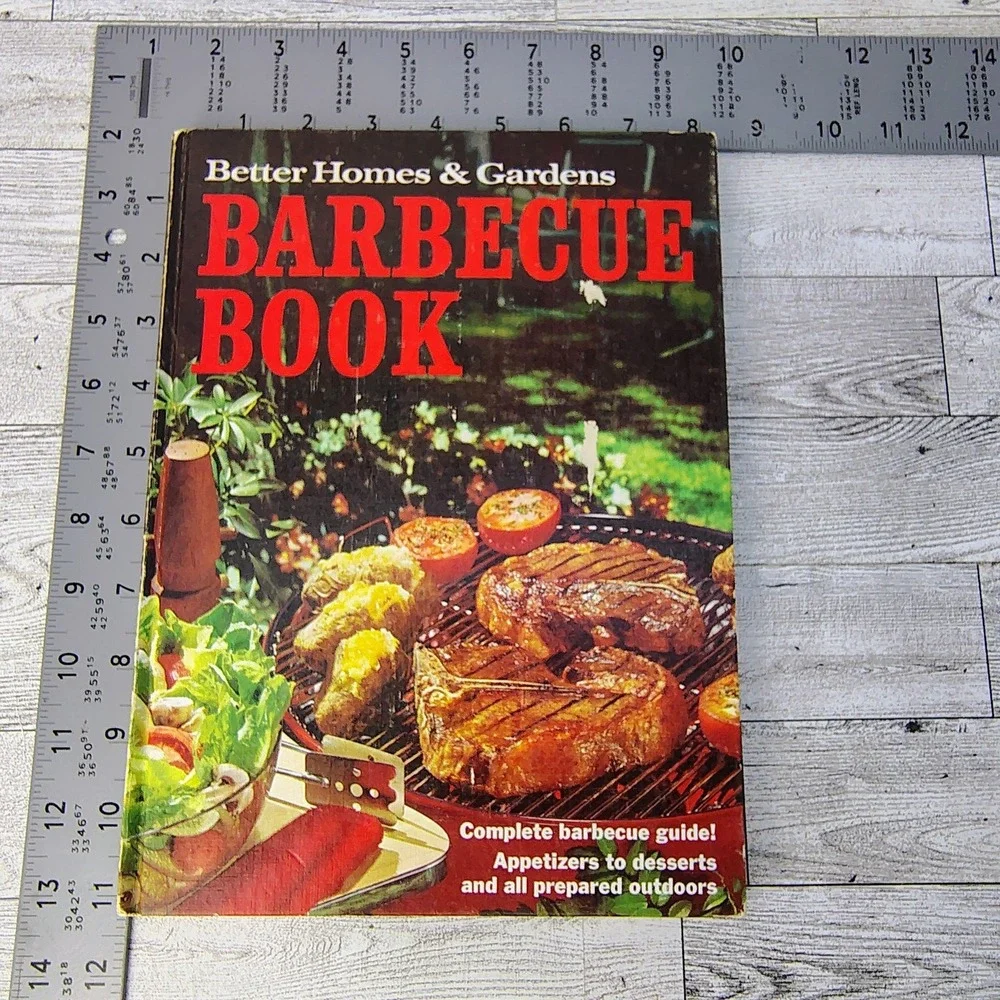 Better Homes and Gardens Barbecue Book Cookbook 1967 2nd Print HC VERY GOOD‎